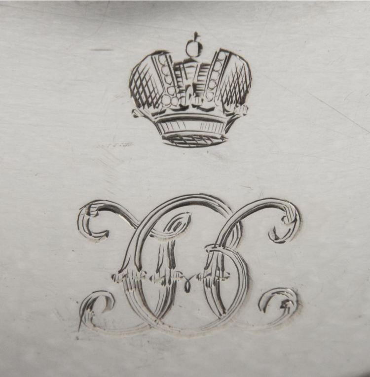 Objects from a table set with the monograms of Grand Duchess Olga Nikolaevna - фото, ракурс 5