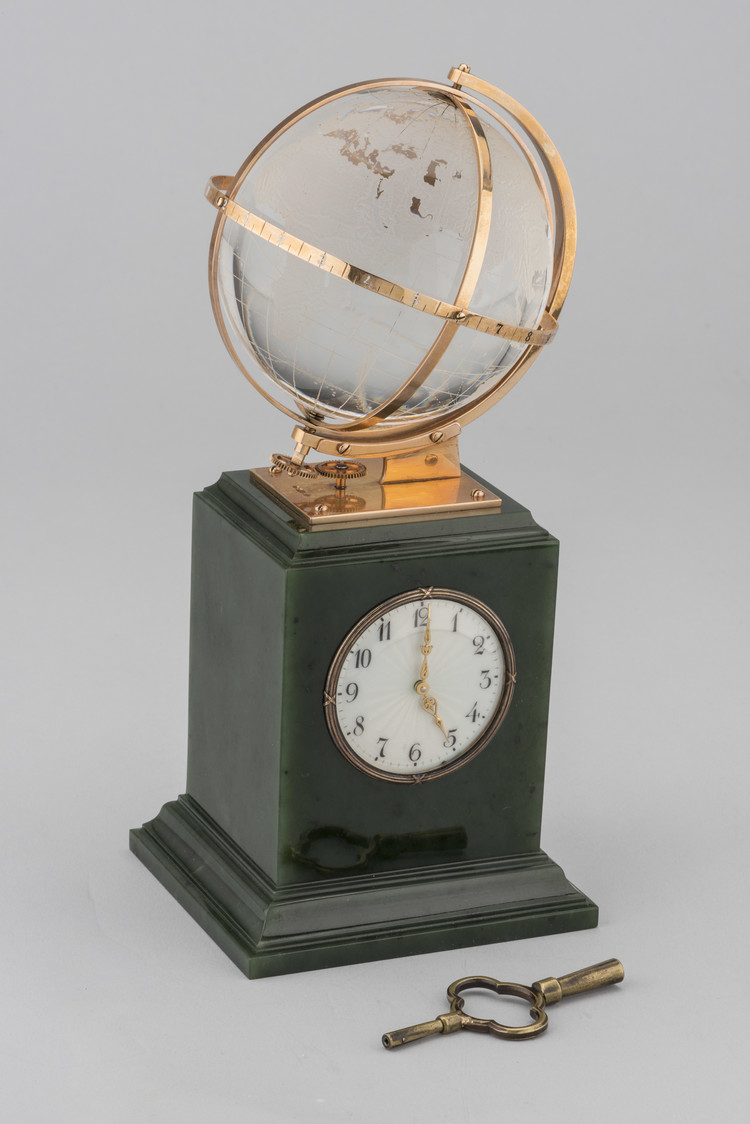 Table Clock with Globe - фото, ракурс 2