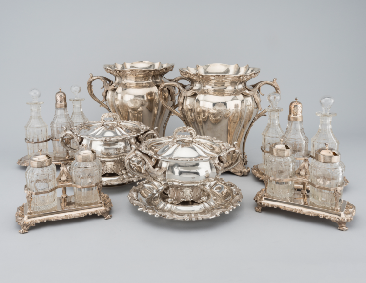 Objects from a table set with the monograms of Grand Duchess Olga Nikolaevna - фото, ракурс 1
