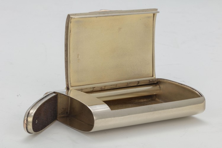 Cigarette case with matchbox and fuze hole - фото, ракурс 4