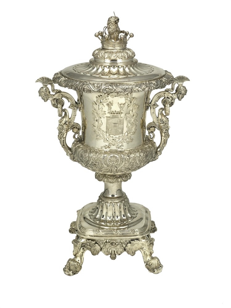 Goblet with a cover piece - фото, ракурс 1