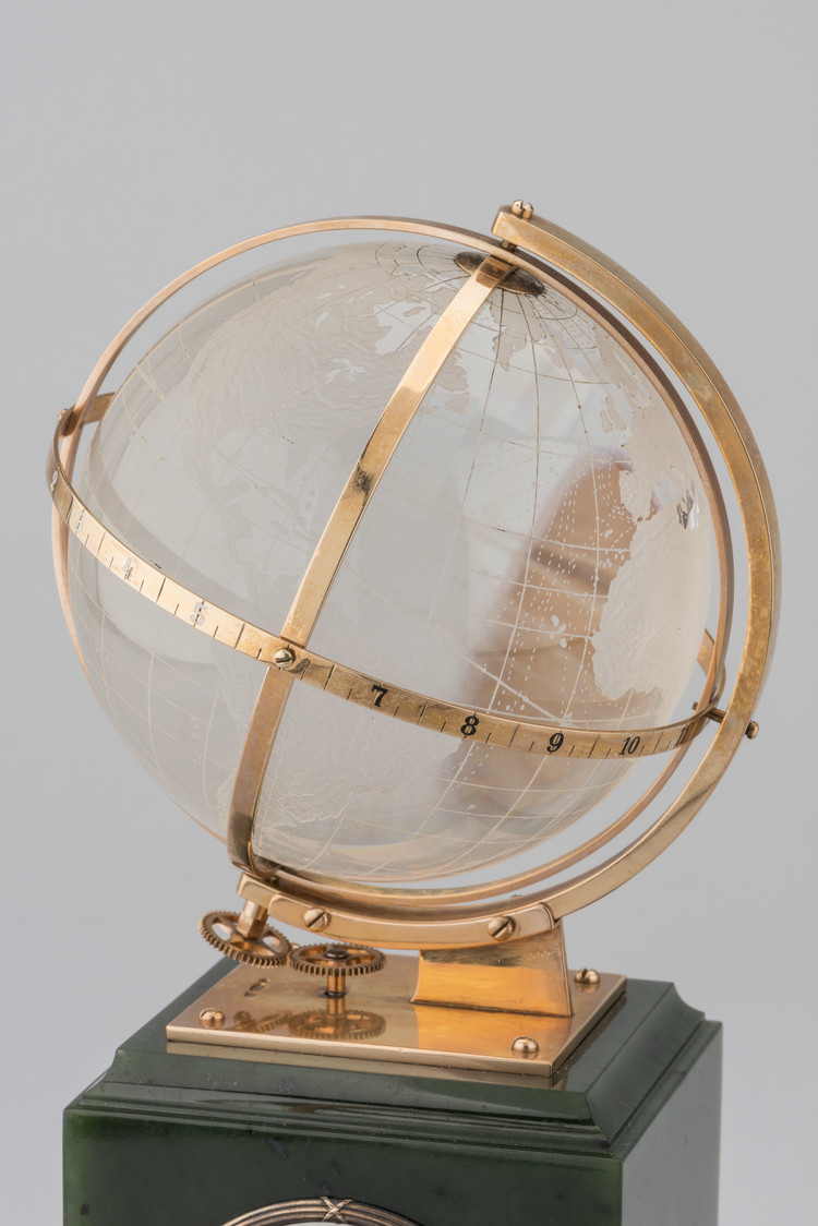 Table Clock with Globe - фото, ракурс 4