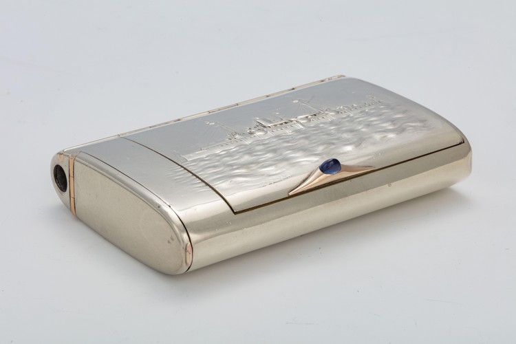 Cigarette case with matchbox and fuze hole - фото, ракурс 3