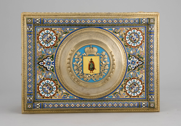 Шкатулка в виде сундука с изображением гербов городов Рязанской губернии - фото, ракурс 8
